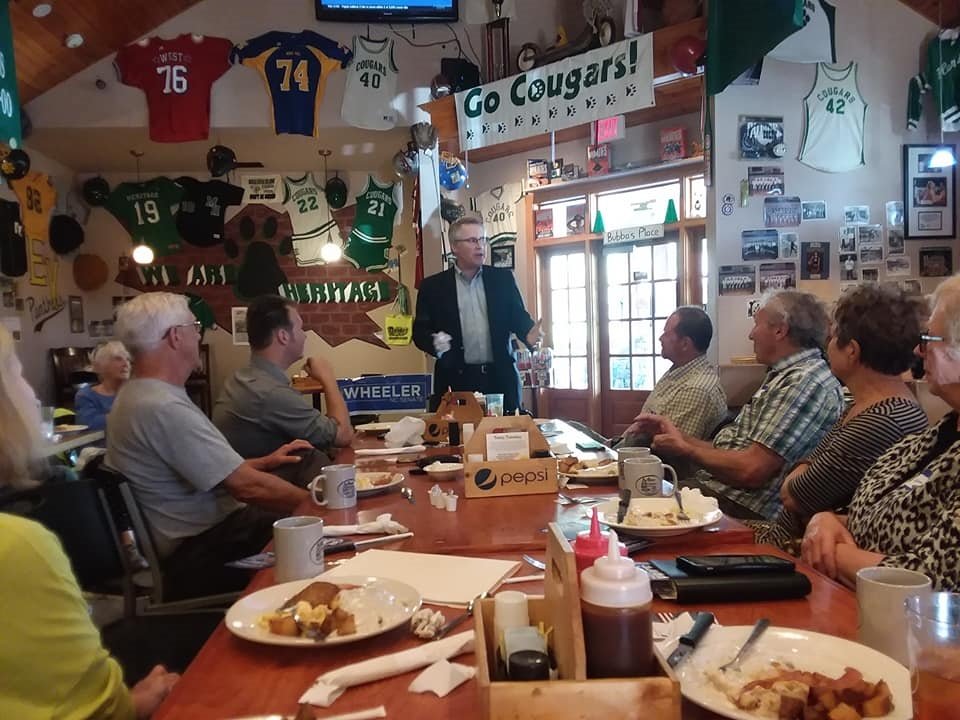 David Wilhelm speaking at a Wheeler campaign breakfast